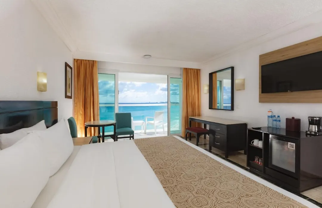 Krystal Cancun-1