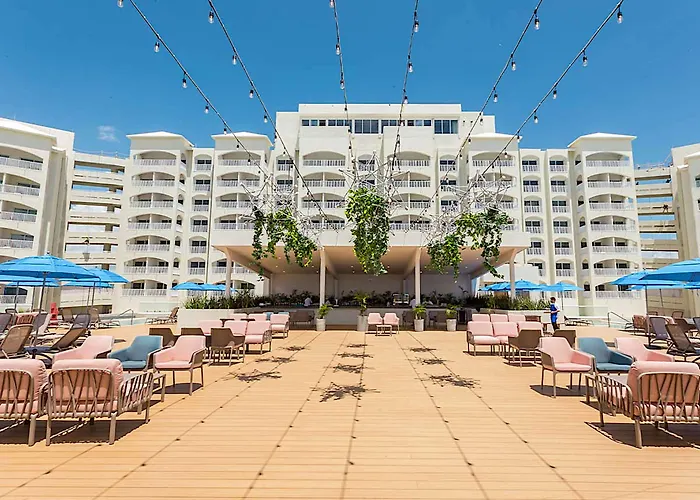 Hilton Cancun Mar Caribe All-Inclusive Resort